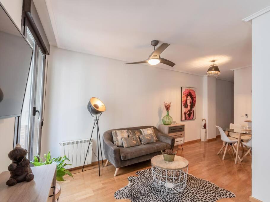 Duplex Cueva De Lobos By Clabao Apartment Logrono Bagian luar foto
